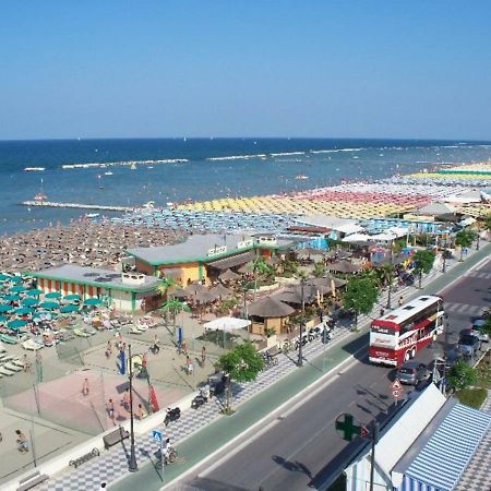 Hotel Fiamma & Spa Чезенатіко Екстер'єр фото