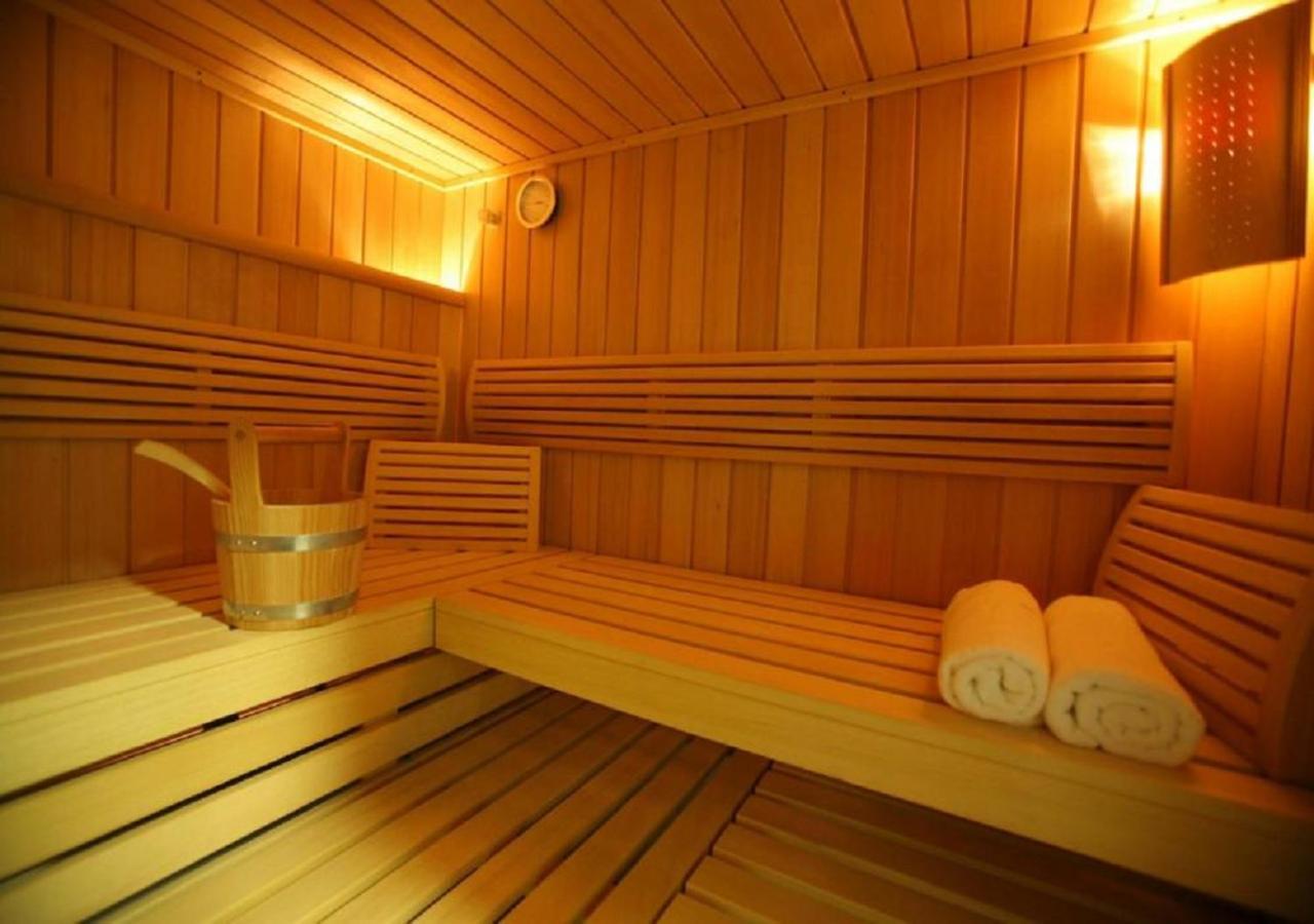 Hotel Fiamma & Spa Чезенатіко Екстер'єр фото