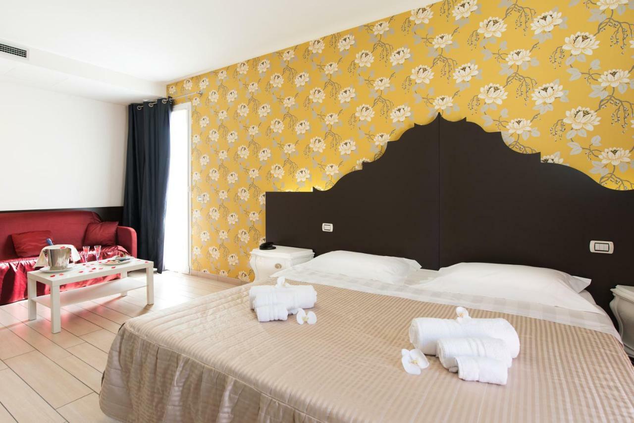 Hotel Fiamma & Spa Чезенатіко Екстер'єр фото