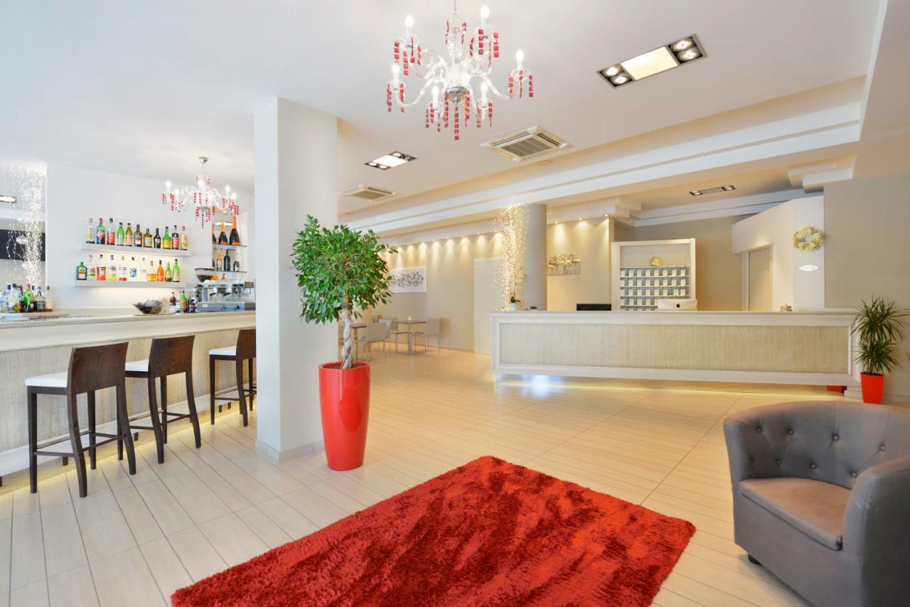Hotel Fiamma & Spa Чезенатіко Екстер'єр фото
